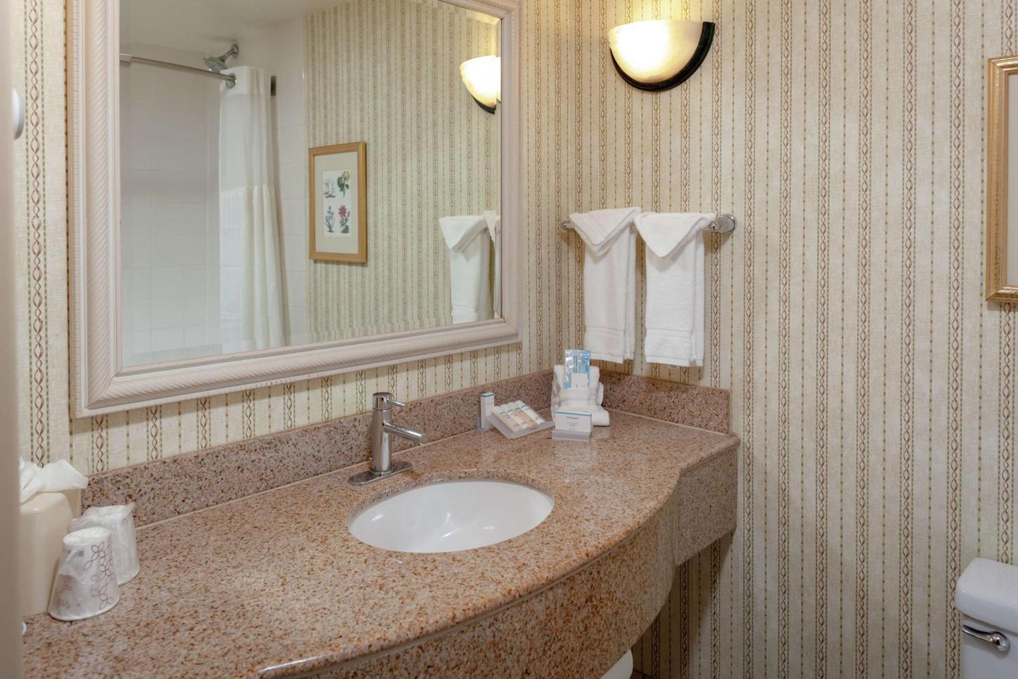 Hilton Garden Inn Charlotte North Eksteriør billede