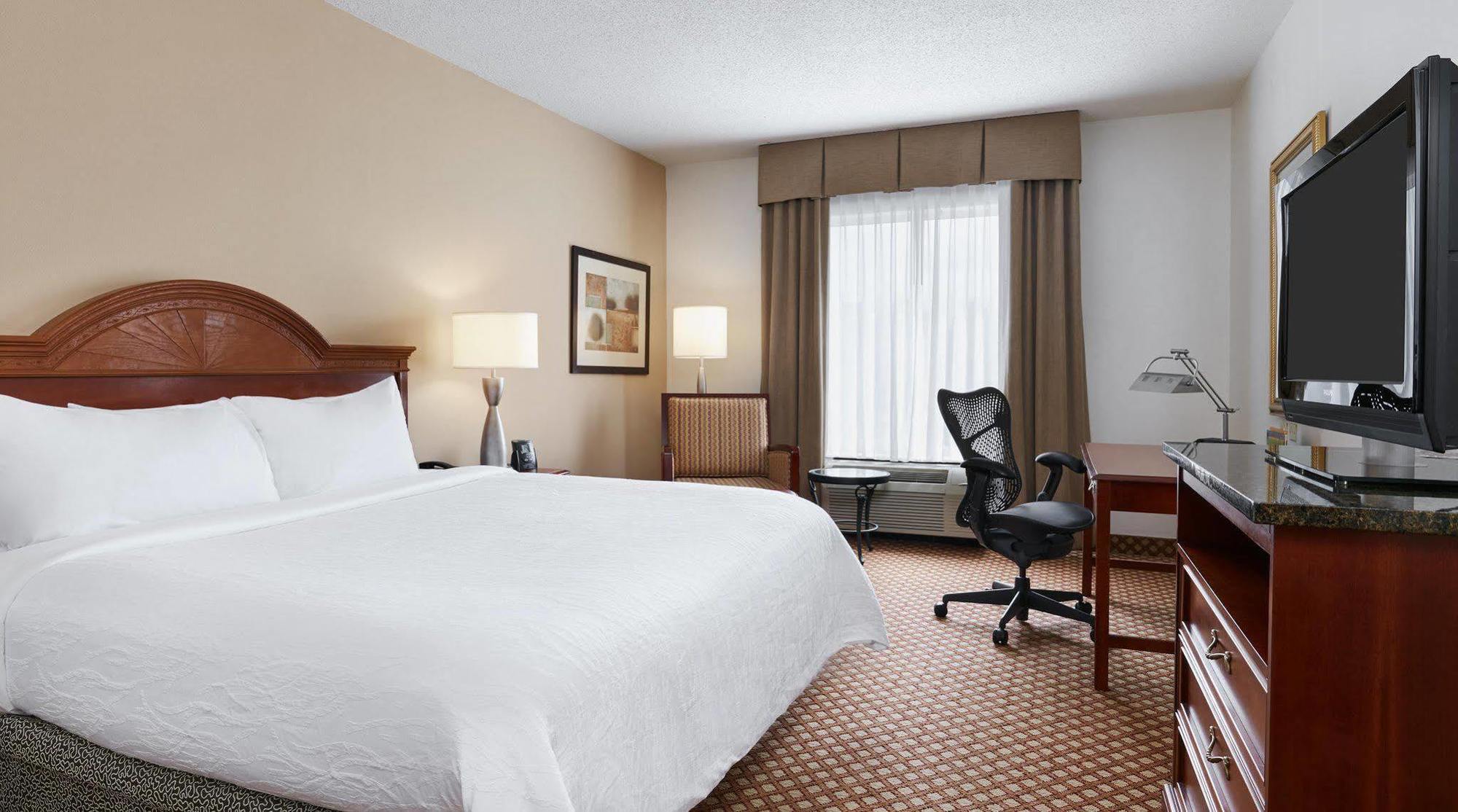 Hilton Garden Inn Charlotte North Eksteriør billede